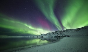 ¿Las auroras boreales serán las reponsables de la locura consumista de Islandia, de la cordura ciudadada? ¿Quién sabe? Foto de Arnar B.Gudjonsson.