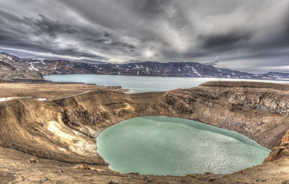 Crater inundado el Viti, una piscina geotérmica en mitad de Islandia.