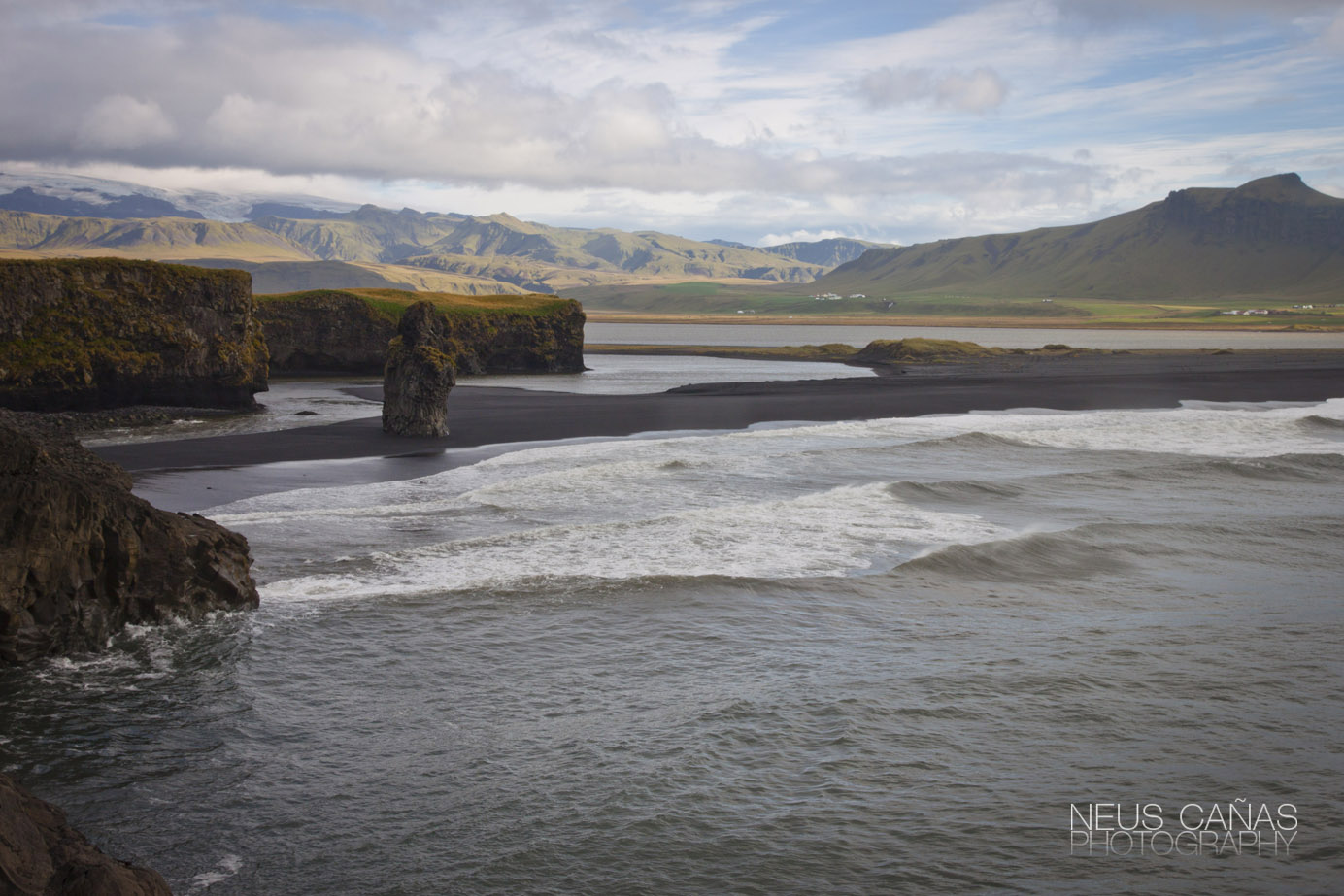 Vista de la playa de Reynisfjara desde 